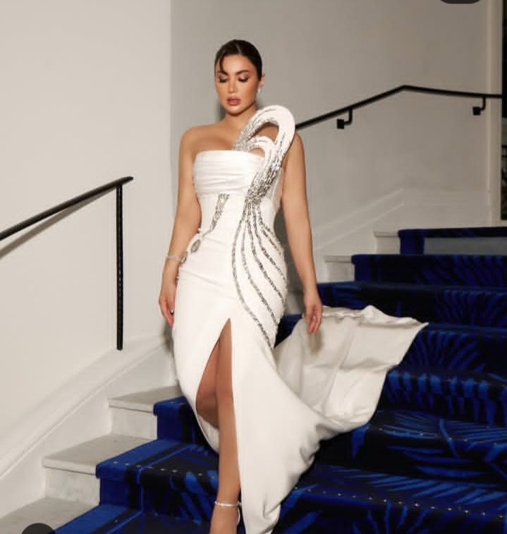 هدى الإتربي تتألق بإطلالة جذابة بمهرجان كان هدى الإتربي تتألق بإطلالة جذابة بمهرجان كان