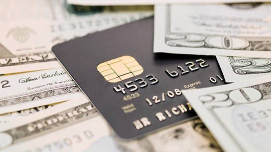 ديون بطاقات الائتمان الأمريكية تتجاوز 1 تريليون دولار