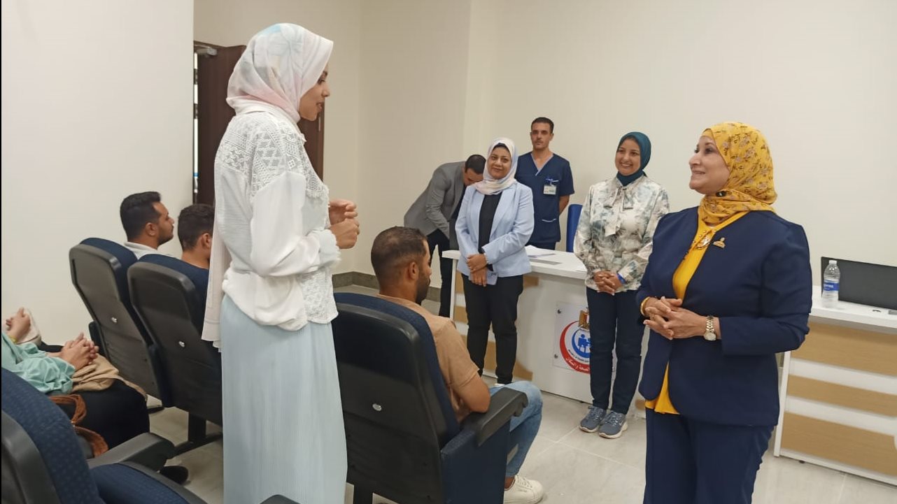 جانب من زيارة نقيب التمريض لمجمع الفيروز