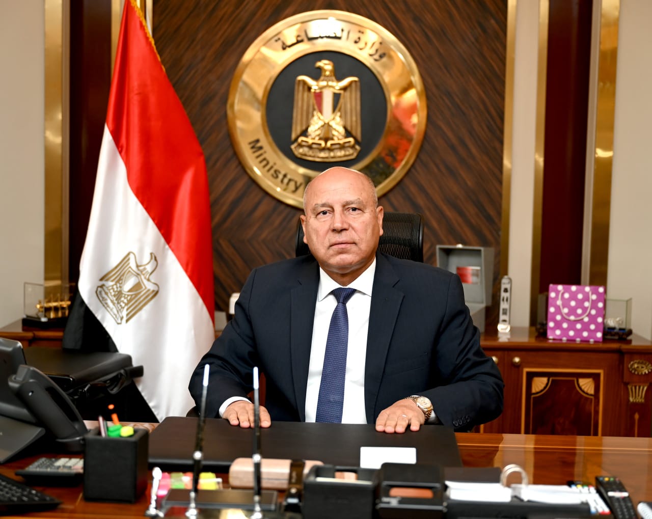 وزير الصناعة والنقل