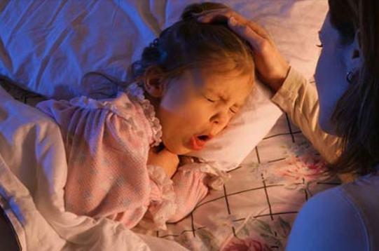بدون أدوية .. 4 طرق بسيطة لـ علاج السعال الجاف ليلًا