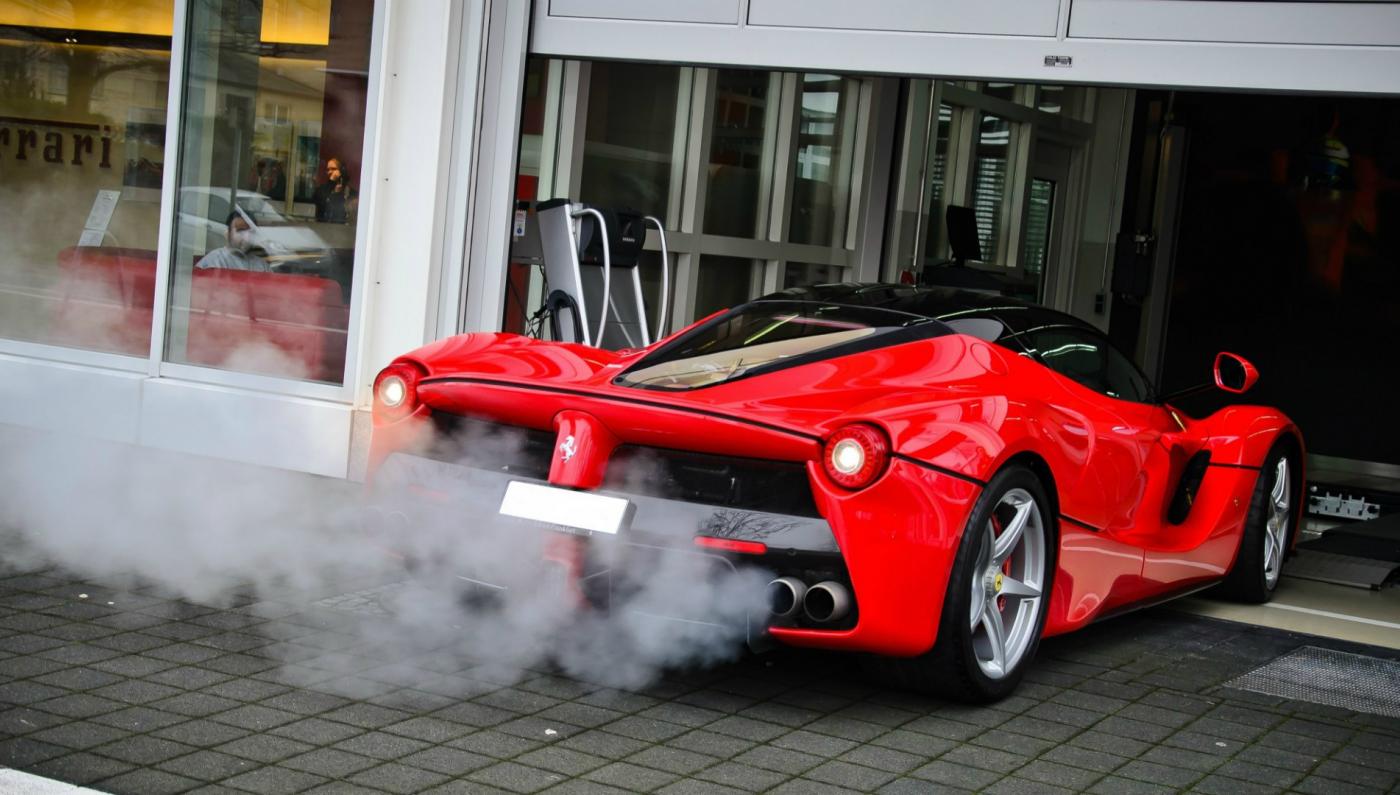  تعرف علي عطل سيارتك عن طريق لون العادم 