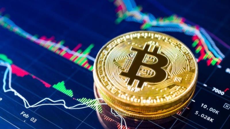 سعر بيتكوين يتجاوز 120 ألف دولار لأول مرة.. ما علاقة بوتين وترامب؟ (قصة كاملة)