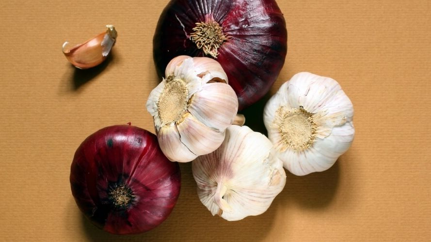 قشر البصل والثوم