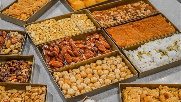 شراء حلوى المولد النبوي