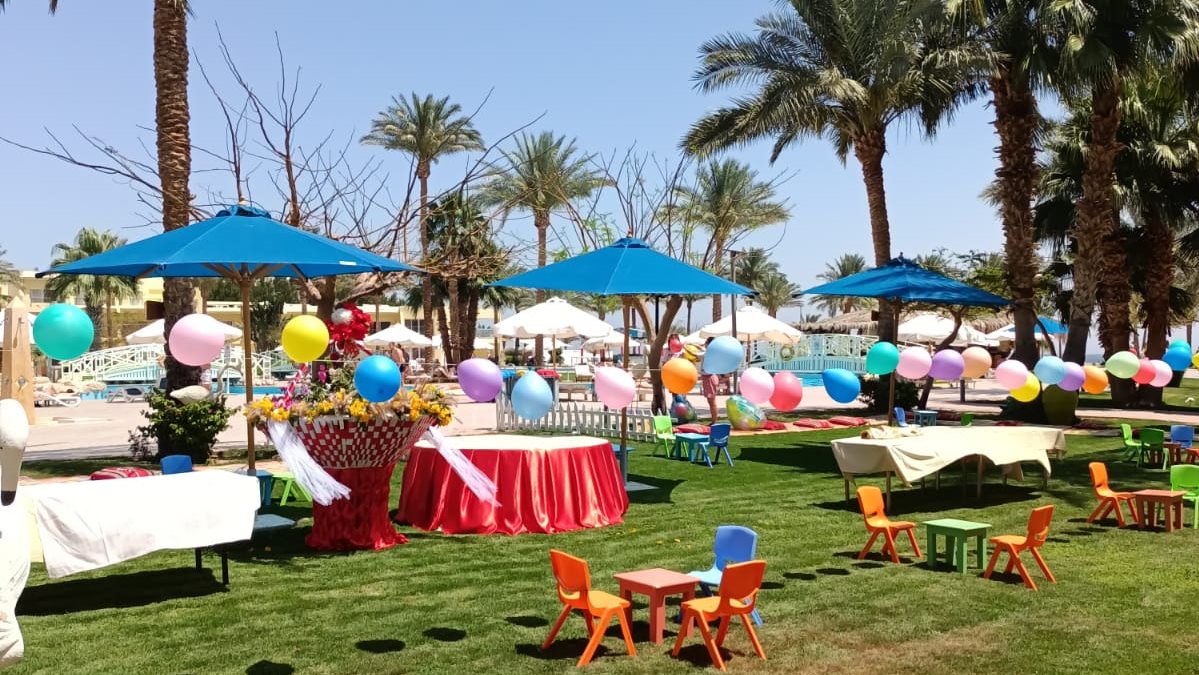 الشواطئ تتزين بشرم الشيخ 