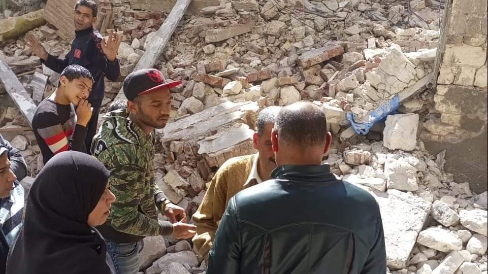 سقوط اجزاء من عقار بكرموز