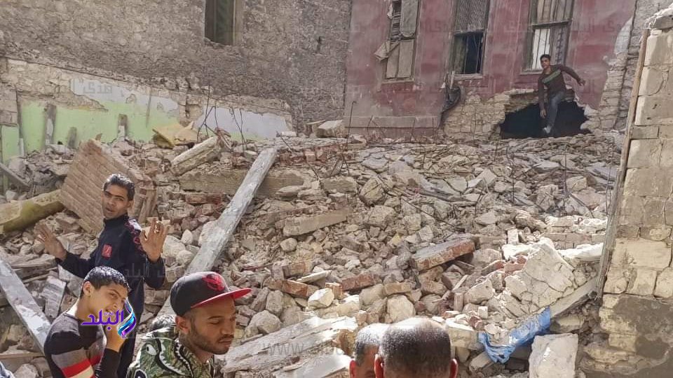 سقوط واجهة عقار بكرموز غربي الإسكندرية دون إصابات
