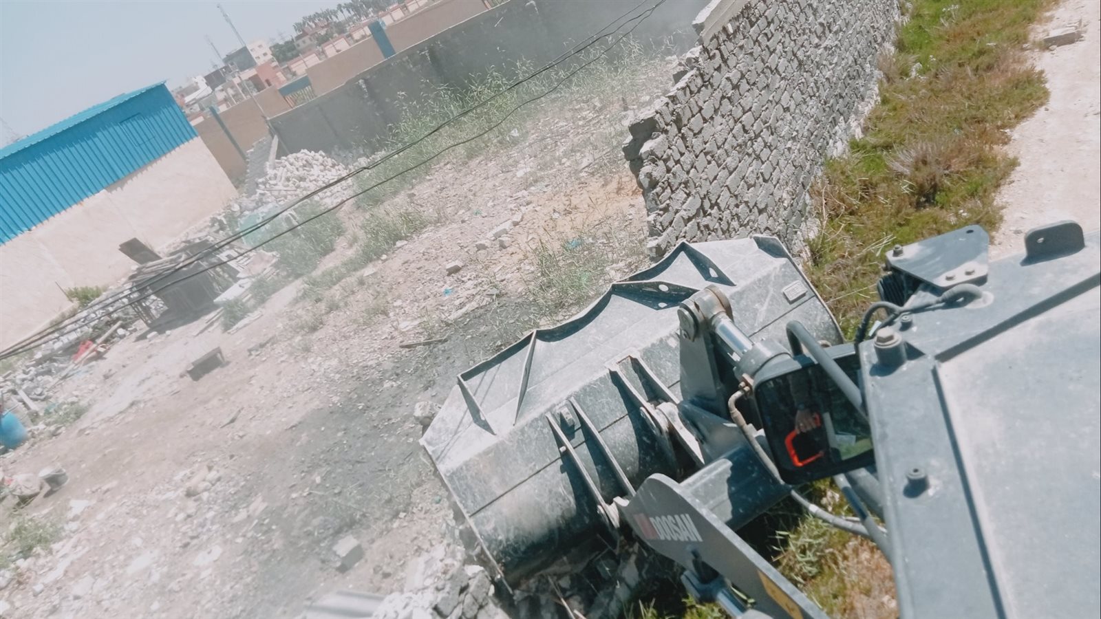 إزالة أعمال بناء مخالف بالإسكندرية
