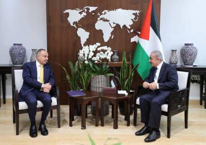 السفير المصري في فلسطين يلتقى برئيس الوزراء