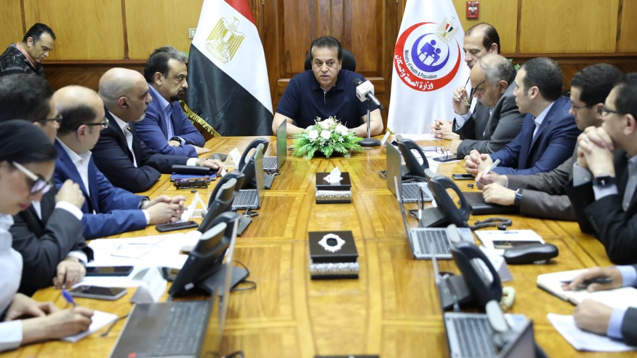 اجتماع وزير الصحة 