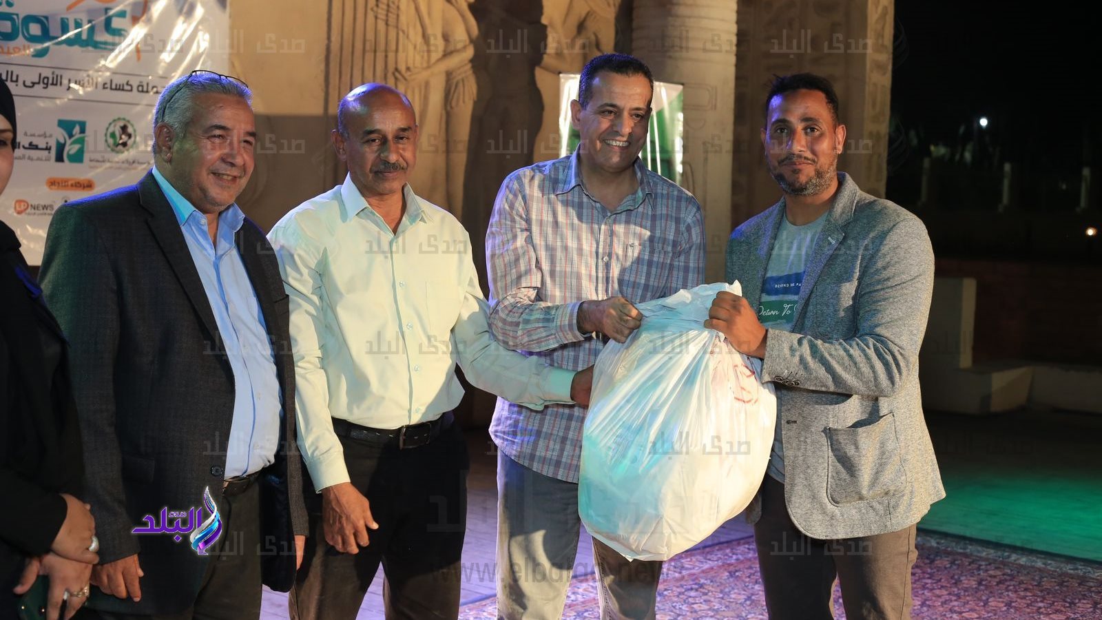  كساءا ١٢٥ طفل وتكريم نحو ٥٠ طفل بالأقصر 