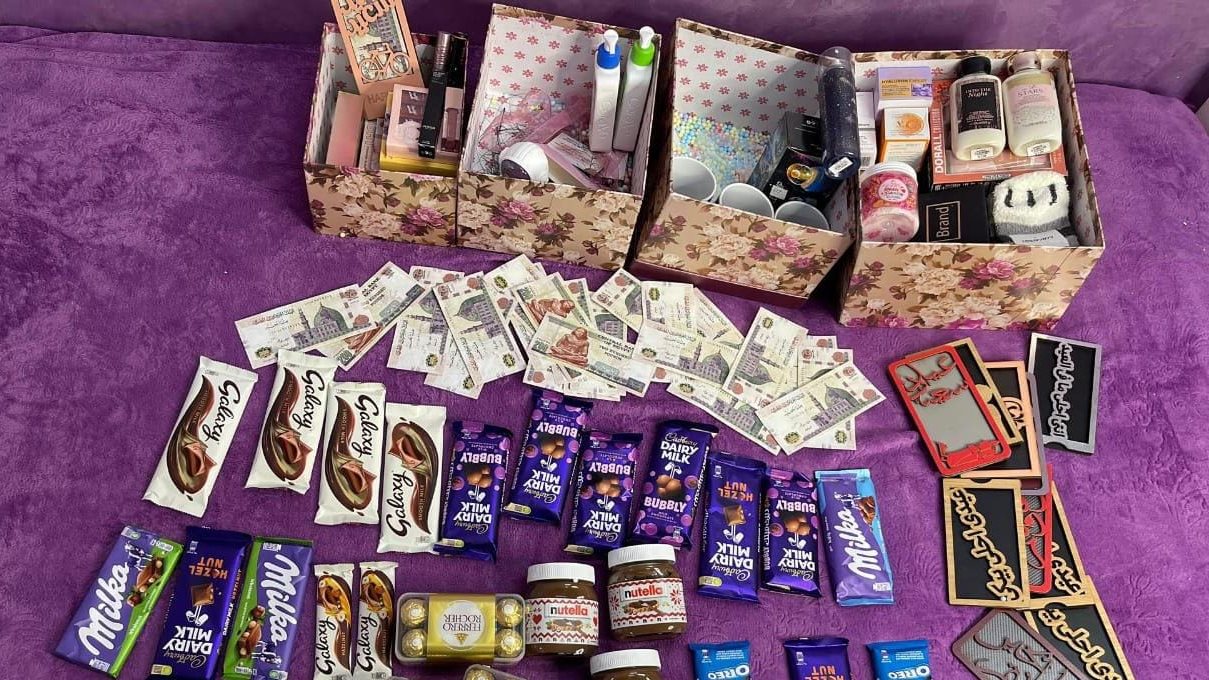 هدية فتاة في العيد