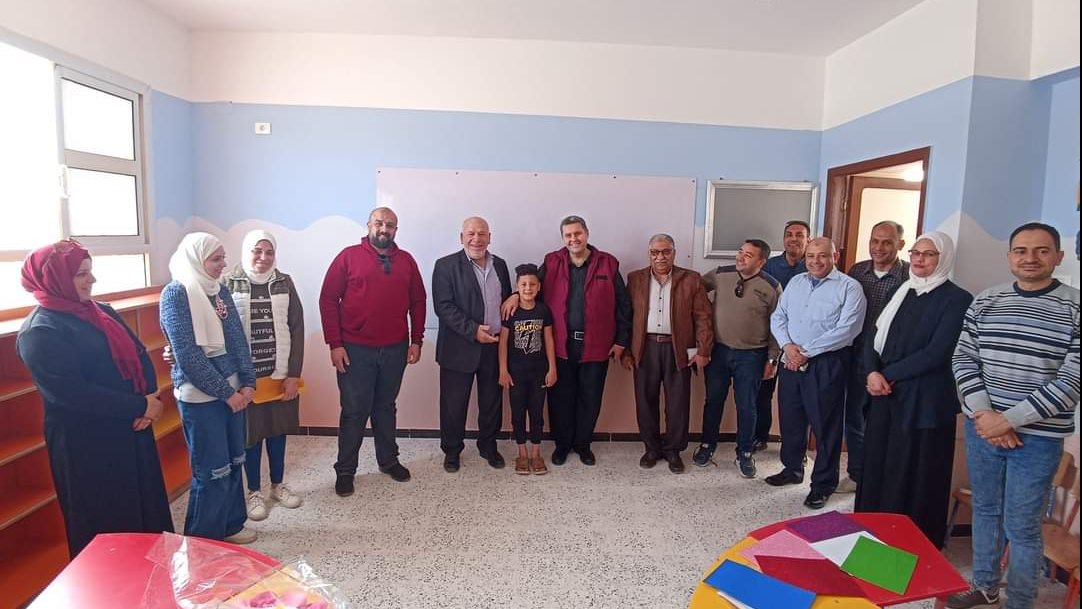 تجهيز المدارس للافتتاح في العيد القومي