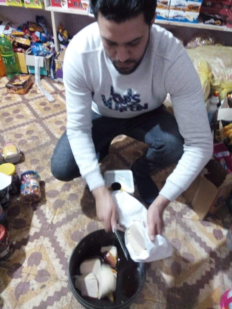 مواد غذائية فاسدة 