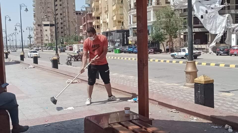 الشاب