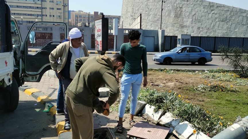 انهيار عامود إنارة وسط الإسكندرية