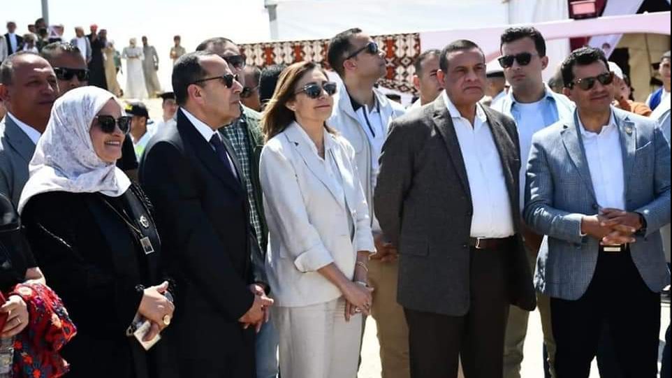 وزير التنمية المحلية أثناء زيارته لسيناء 