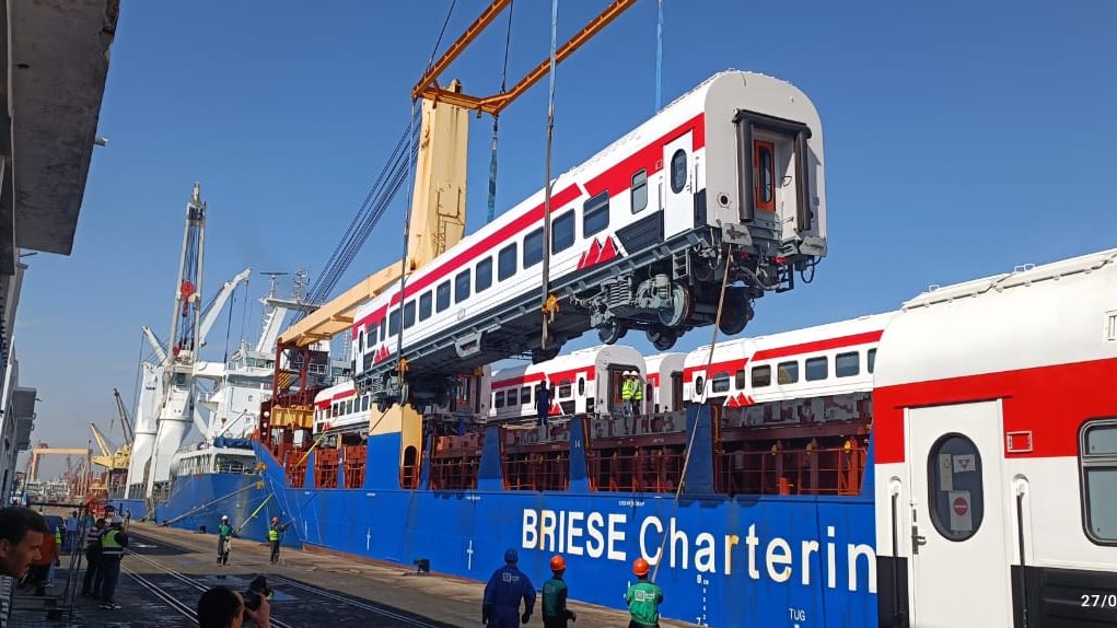 عربات قطارات السكة الحديد 