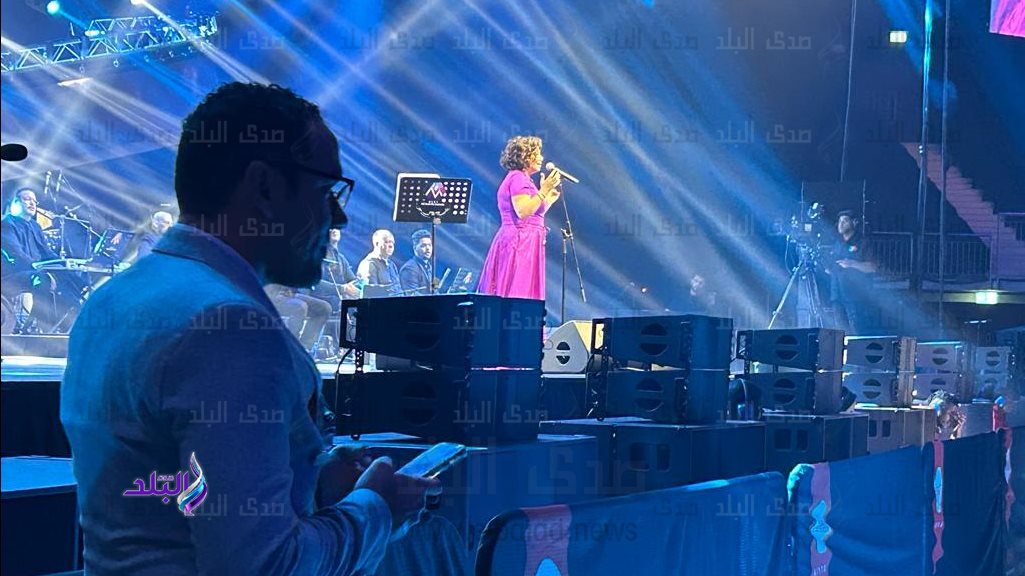شيرين عبد الوهاب ومدير أعمالها