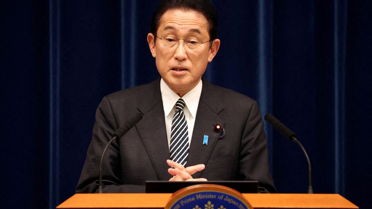 وسط توتر مع بيونج يانج.. رئيس وزراء اليابان يزور سيول 