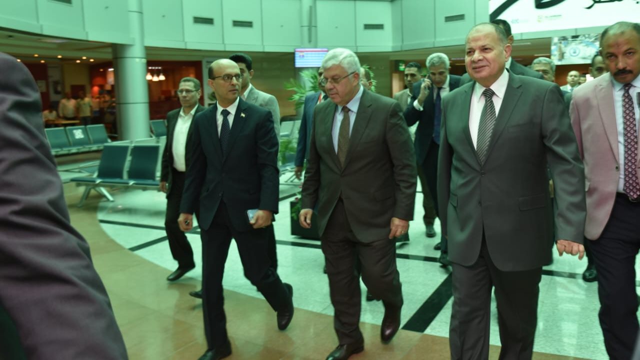 محافظ أسيوط يستقبل وزير التعليم العالي والبحث العلمي 