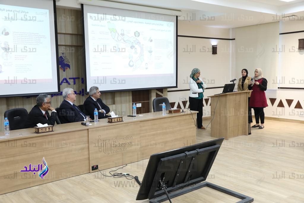 وزير التعليم العالي والبحث العلمي خلال زيارته لجامعة جنوب الوادي3