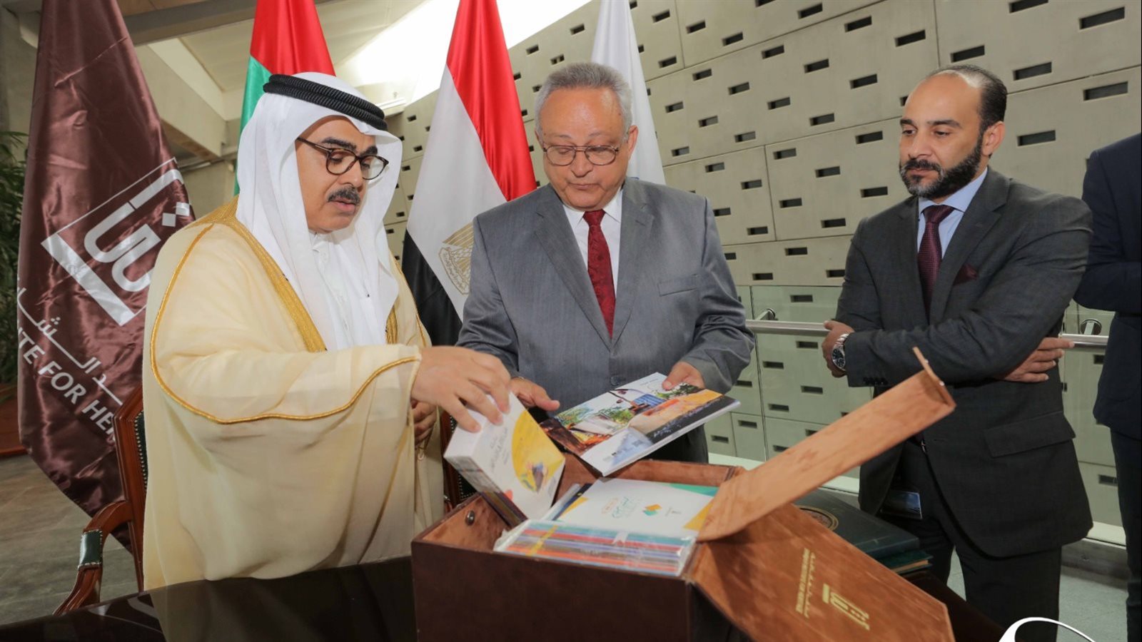 مكتبة الاسكندرية توقع بروتوكول تعاون مع معهد الشارقة للتراث