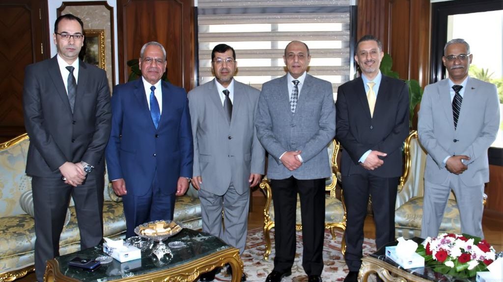 وزير الطيران مع الوفد الكويتي 