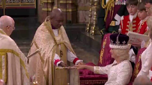 تتويج كاميلا