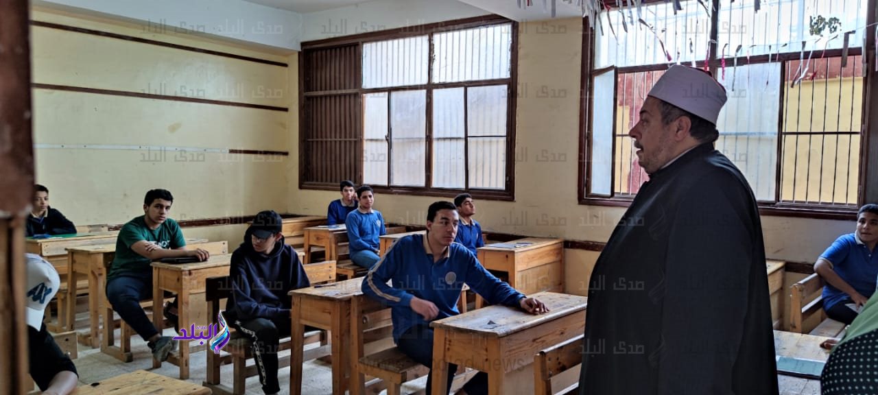 رئيس قطاع المعاهد الأزهرية يتفقد امتحانات نهاية العام
