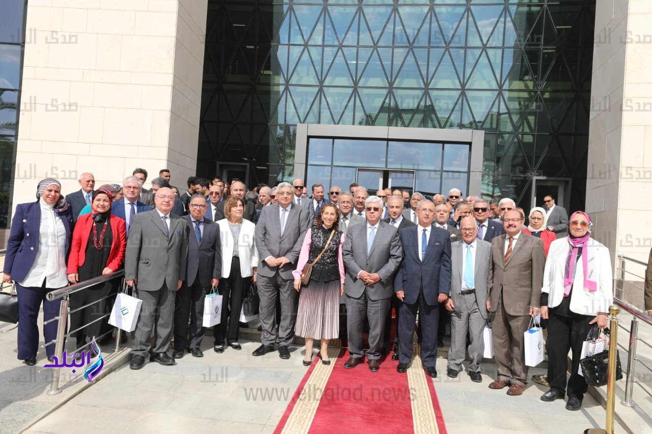 كلية النانو تكنولوجى بجامعة القاهرة