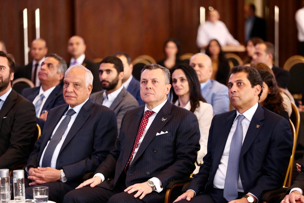 وزير السياحة والآثار 