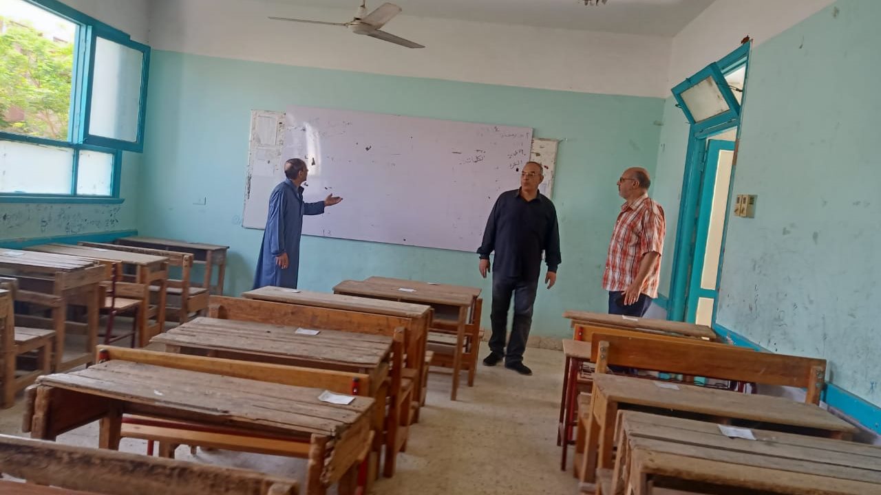 تجهيزات لجان امتحانات الشهادة الاعدادية بالفيوم