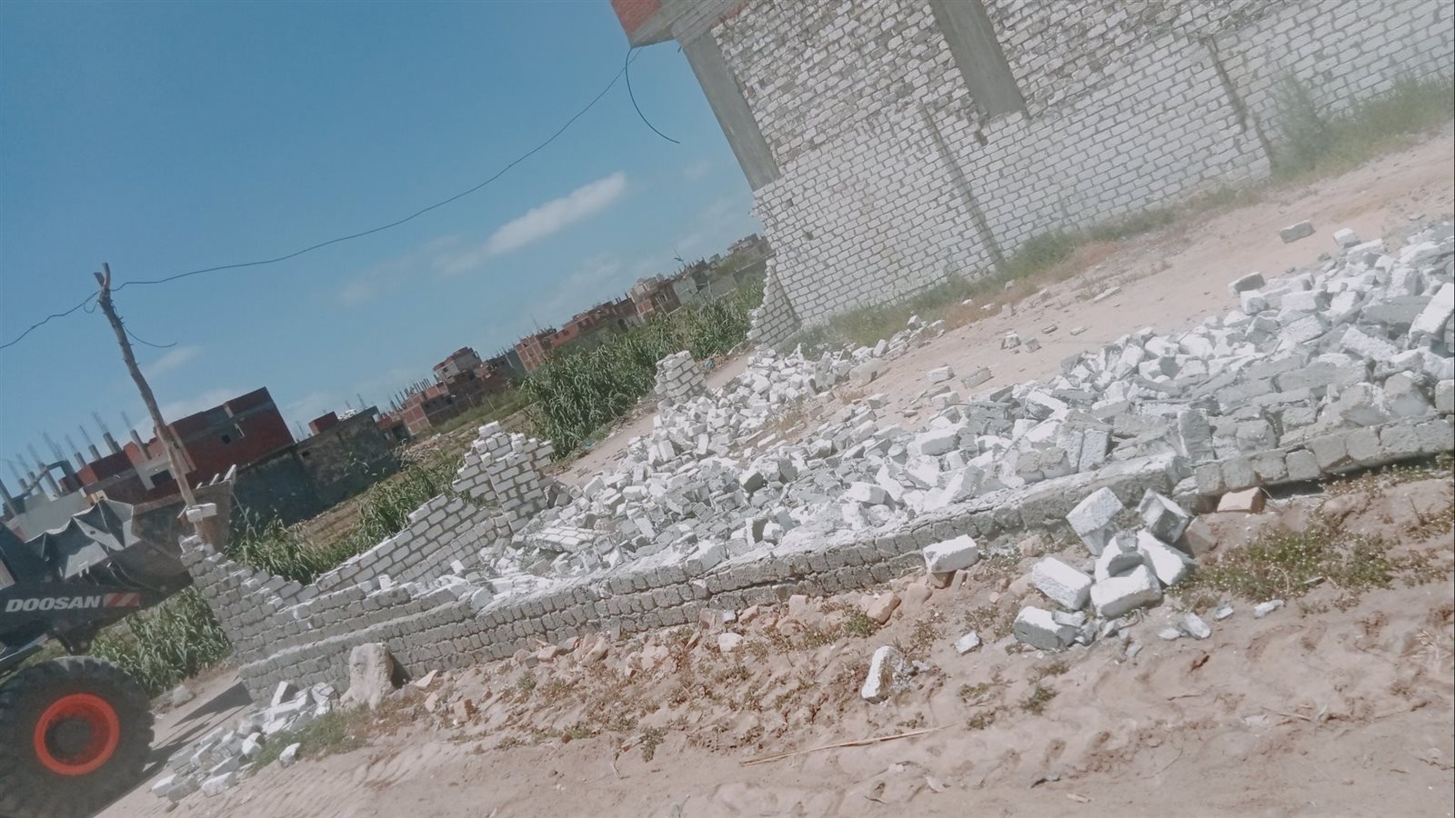 إزالة أعمال بناء مخالف بالإسكندرية