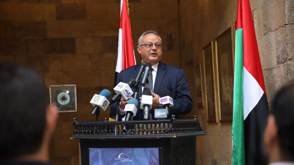 الدكتور أحمد زايد مدير مكتبة الإسكندرية