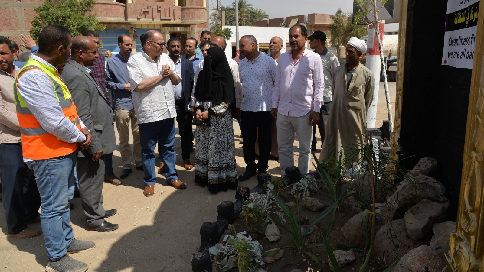 محافظ أسيوط يتفقد أعمال تشجير مسار رحلة العائلة المقدسة 