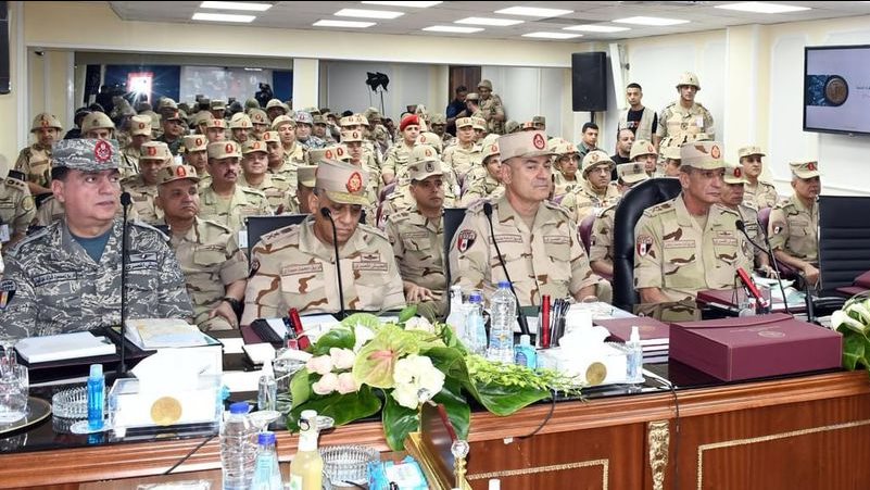 وزير الدفاع يشهد تنفيذ مشروع مراكز القيادة التخصصي