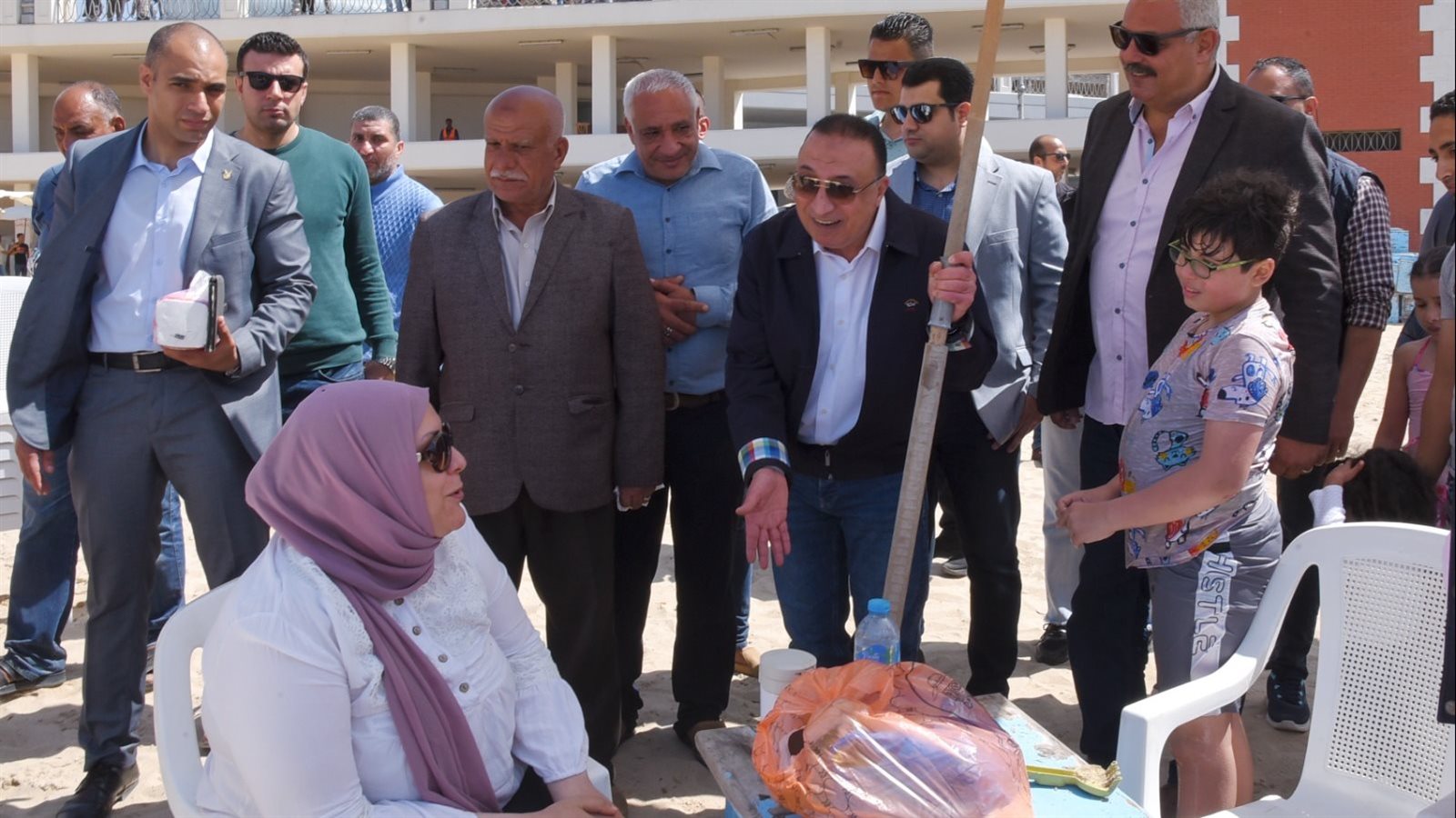 محافظ الاسكندرية يتفقد شواطئ المحافظة