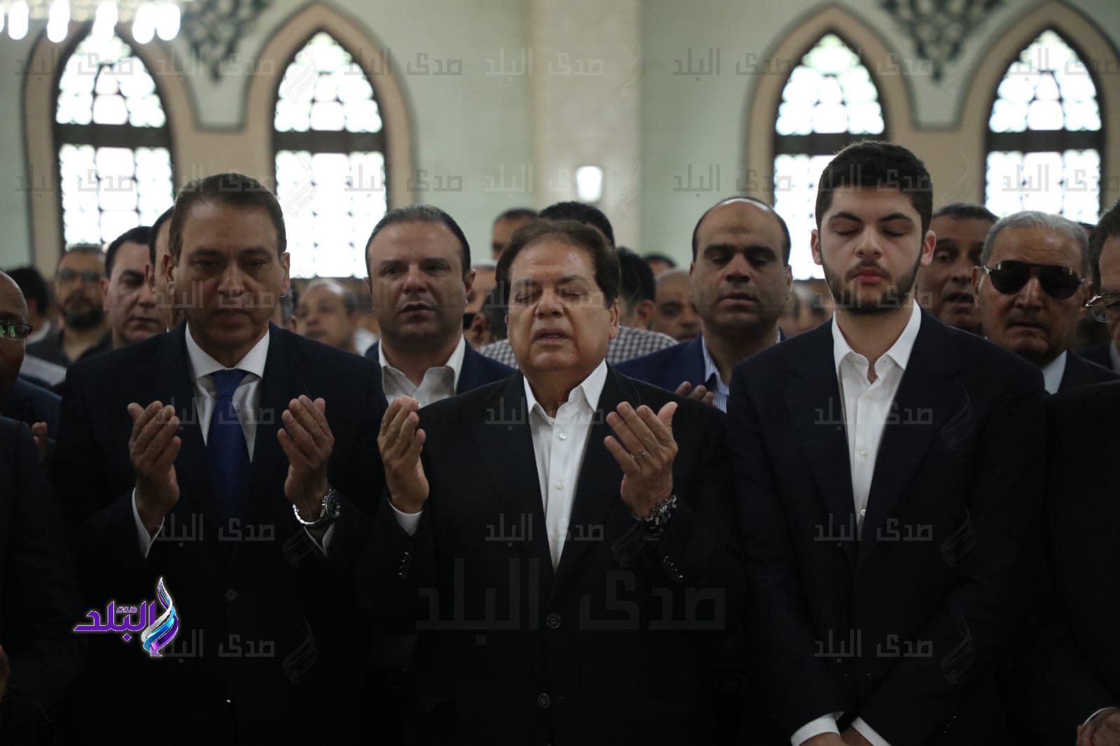 النائب محمد أبو العينين بجنازة شقيقه