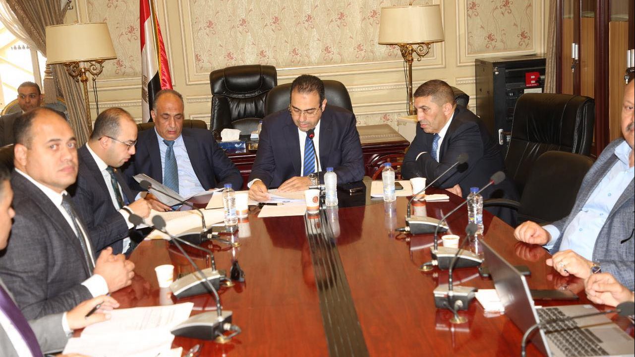 جانب من اجتماع اللجنة 