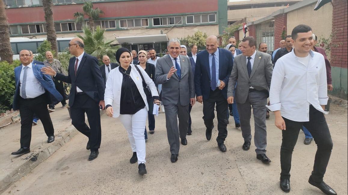 جانب من زيارة لجنة القوى العاملة لمصنع الغزل بالدقهلية 