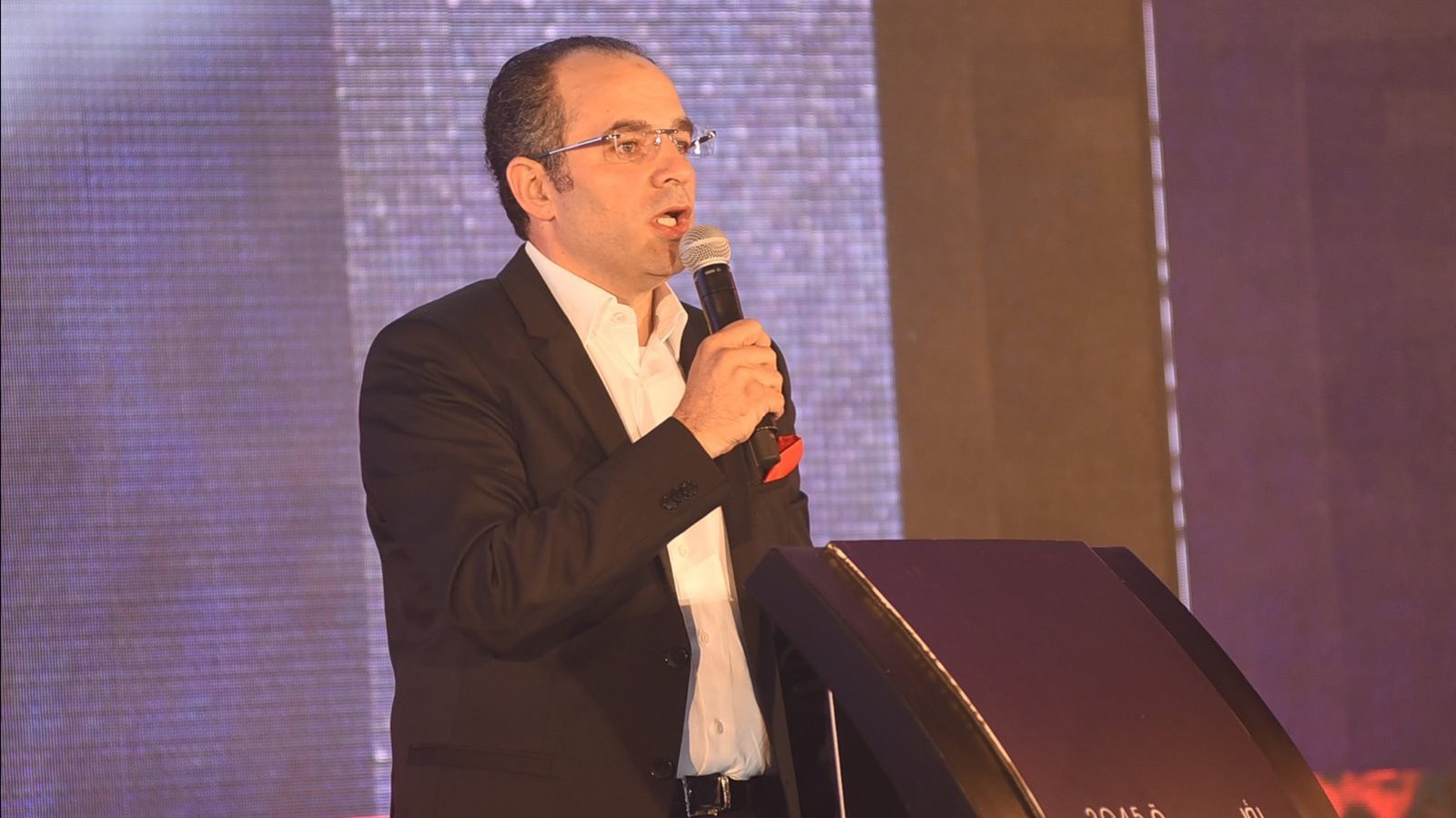 محمد كامل