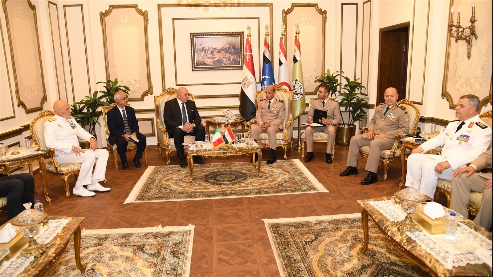 صورة من اللقاء بين وزيري دفاع مصر وإيطاليا