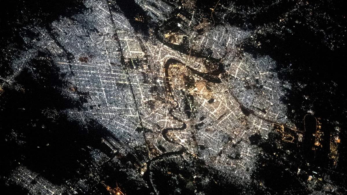 صورة من الفضاء لبغداد 