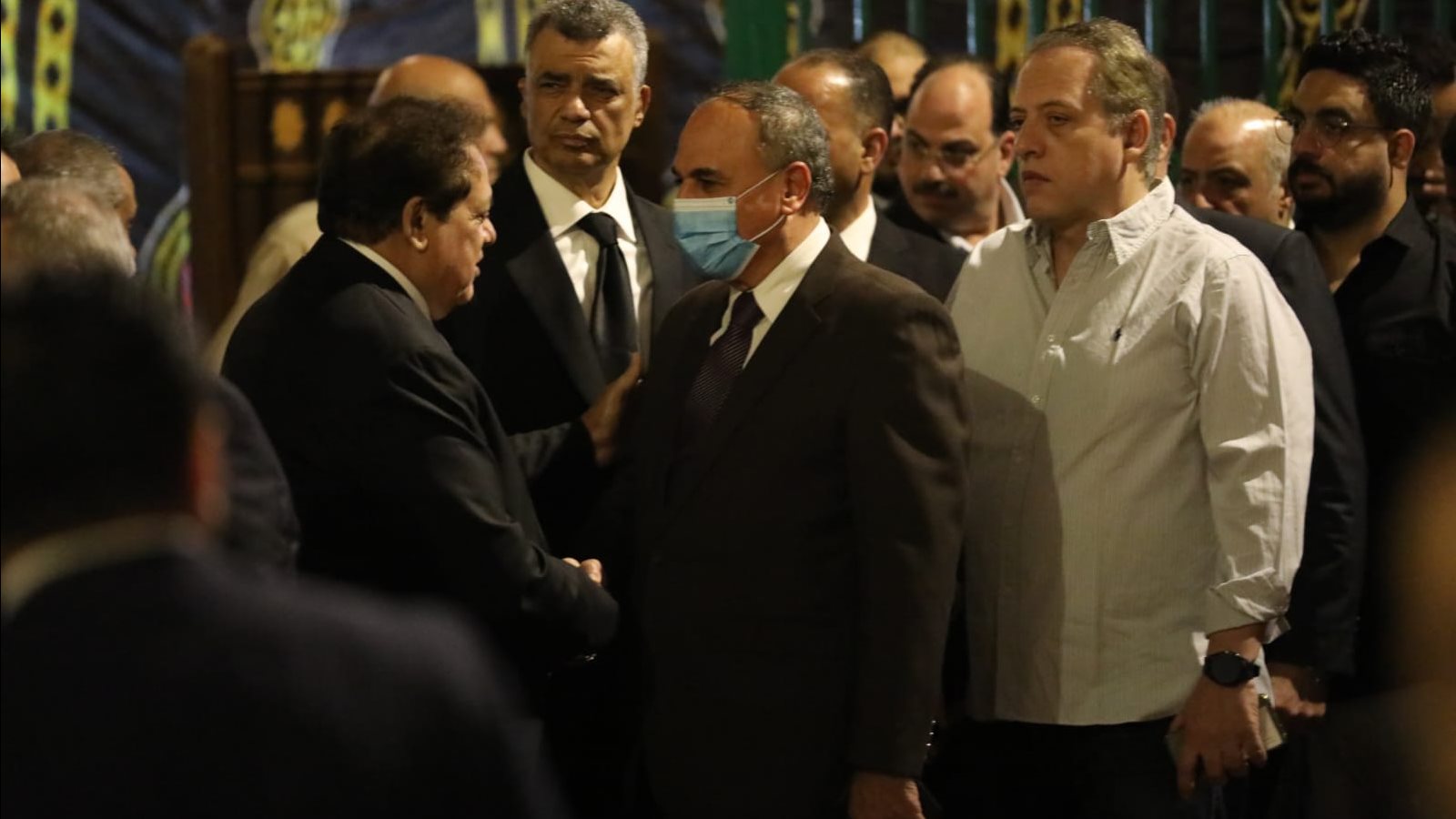 عبد المحسن سلامة يشارك في عزاء أحمد أبو العينين