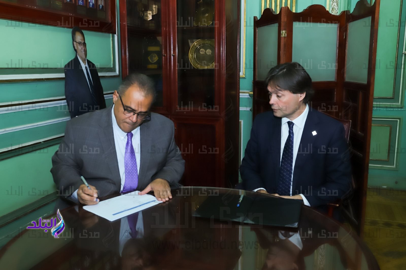 نائب رئيس جامعة عين شمس للتعليم والطلاب يلتقي رئيس جامعة بابلو دي اولابيدي الإسبانية