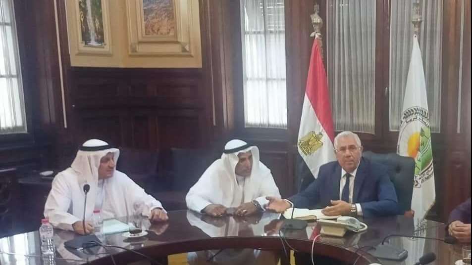 لقاء وزير الزراعة مع نقيب الفلاحين بسيناء 