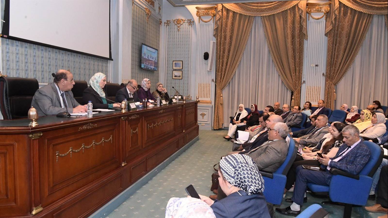 اجتماع لجنة التضامن