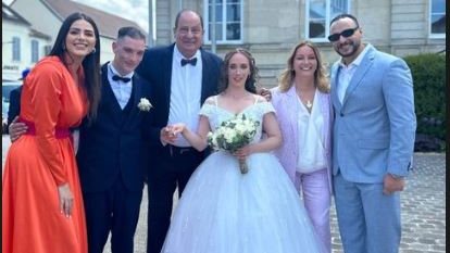 هنادى مهنى وعائلتها 